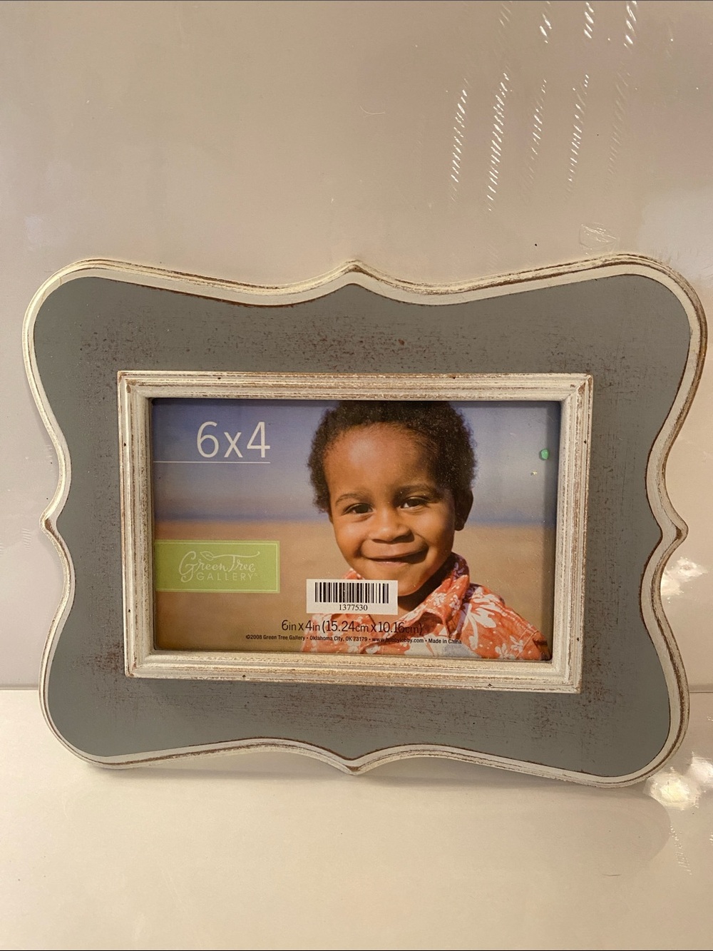 Hobby Lobby Gray and Cream Scalloped Decorative Picture Frame